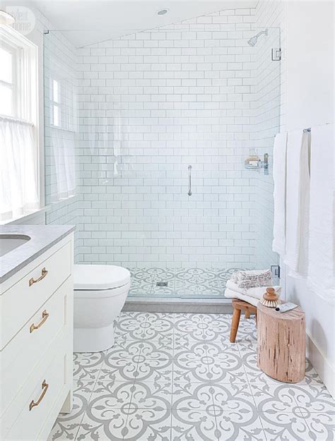 45 Best Stylish White Subway Tile Bathroom Ideas For Your Reference