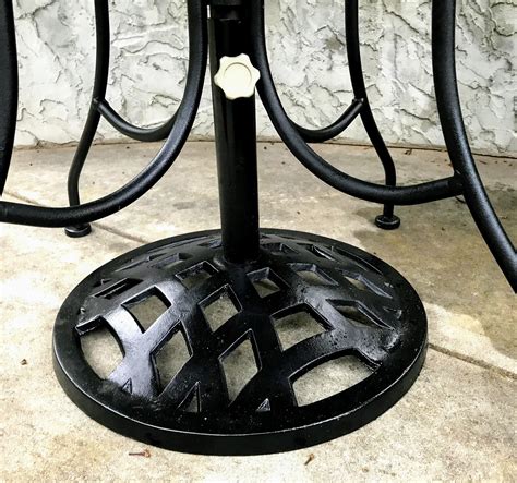 Durable, heavy, no rusting and patio umbrella bases with free standing umbrellas require a heavier stand than one that is resting inside a patio umbrella table. Patio Umbrella Bases - Your Guide to Getting the Right Umbrella Stand