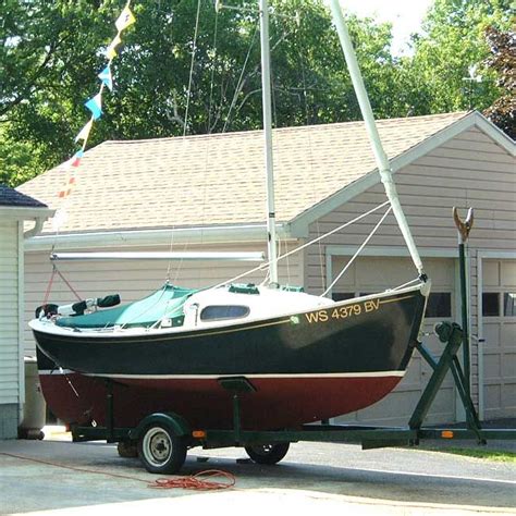 Gaff Rigged Trailerable Centerboarded 18 20 Daysailer Small Yachts