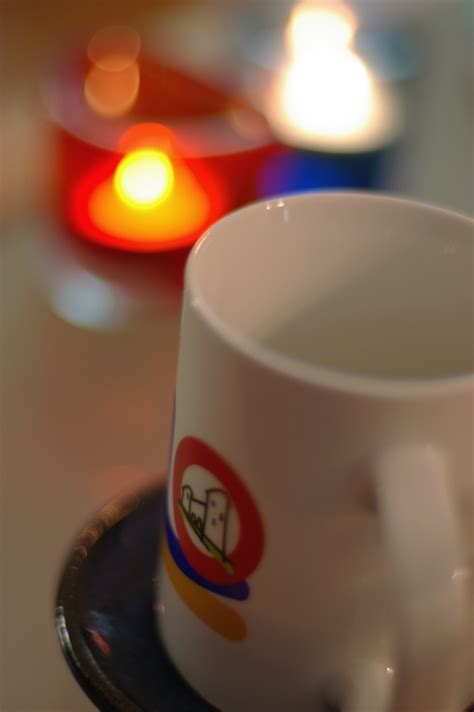 무료 이미지 보케 화이트 컵 색깔 음주 양초 조명 2011 년 펜타 느슨한 모양 유익한 Lenstagged 스테판 잔 K100d P페