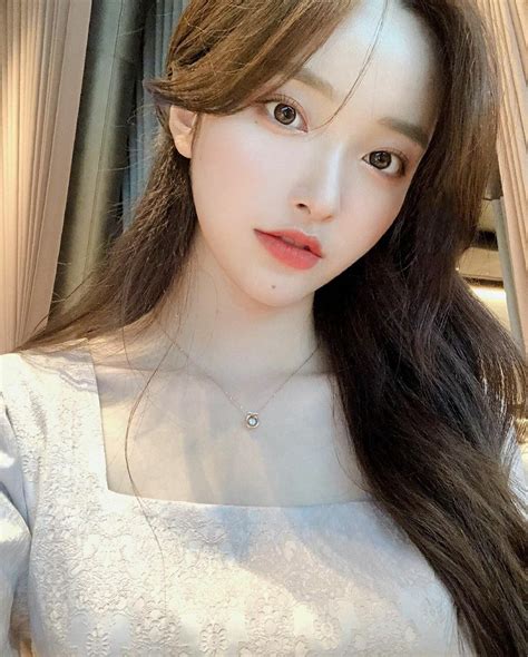 Pin By Gargi Rout On Kim Na Hee In 2020 Ulzzang Girl Korean Beauty