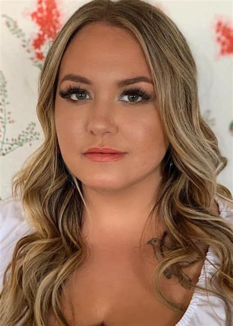 Anna Todd Height Weight Age Spouse Family Facts Biography