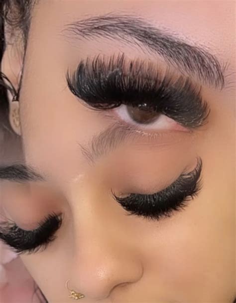 volume cat eye wispy lash extensions