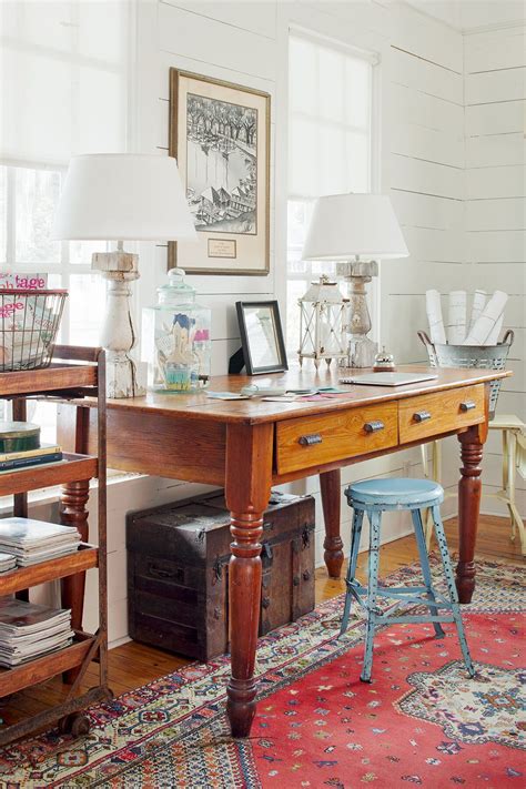 Gorgeous Country Inspired Home Offices In 2020 Vintage Home Offices
