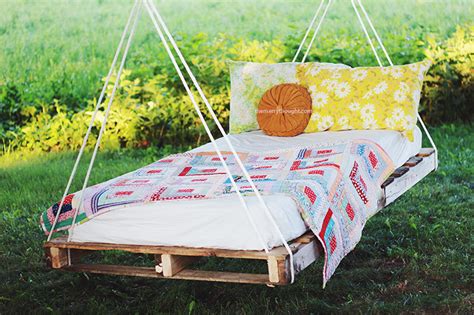 Diy Pallet Swing Bed The Merrythought