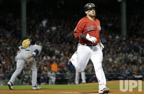 Photo Red Sox Christian Vazquez Out In 8th During Alcs Game 1 In