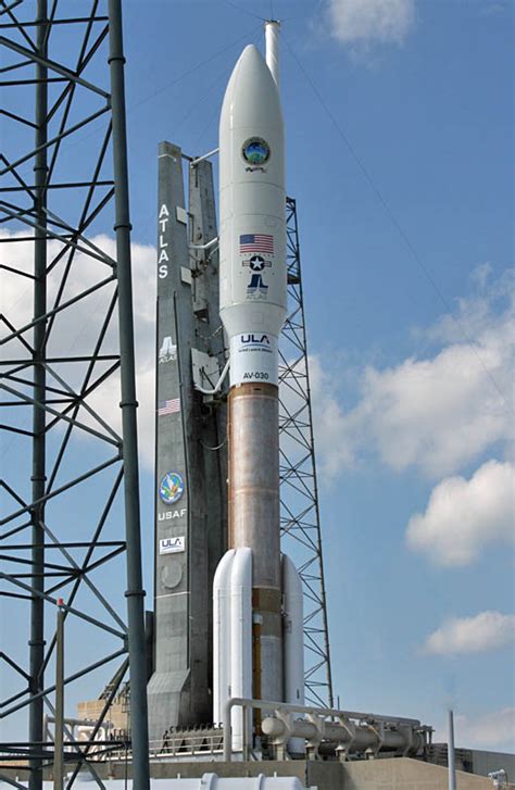 Spaceflight Now Atlas Launch Report Atlas 5 Rocket Poised For Navy
