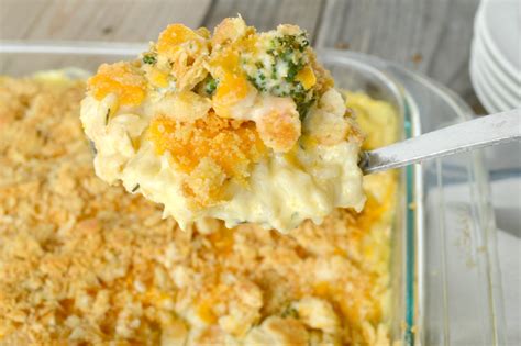 * in an 8 x 11 glass casserole dish layer chicken then broccoli. Chicken Broccoli Rice Casserole-Easy Comfort Food Your ...