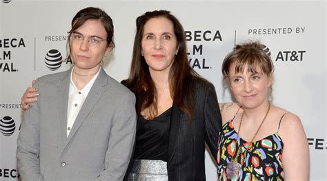 Lena Dunham And Younger Sister Grace Support Their Mom At ‘my Art Premiere At Tribeca 2017
