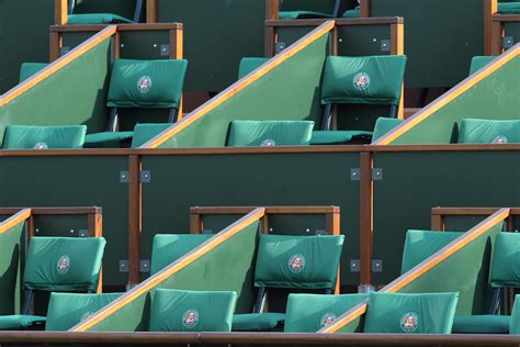 Après une première manche accrochée, l'allemand a déroulé, s'appuyant sur un service surpuissant et une. Roland-Garros : les loges un peu «partagées» avec le ...