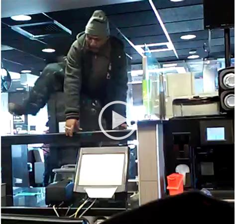 Enough Is Enough McDonald S Customer Jumps Counter Fights Employee Goes Viral