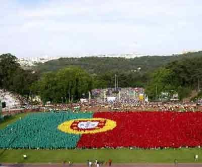 A bandeira de portugal é um dos símbolos nacionais da república portuguesa. Desportugal: Estádio Nacional teve a Bandeira Portuguesa ...