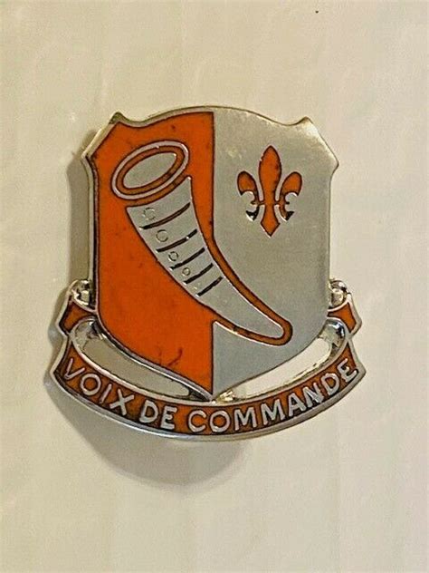Us Military 69th Signal Battalion Insignia Pin Voix De Commande