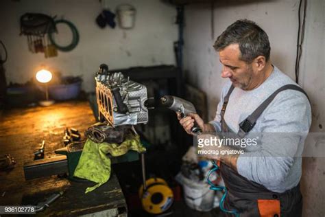 Small Mechanic Shop Photos And Premium High Res Pictures Getty Images