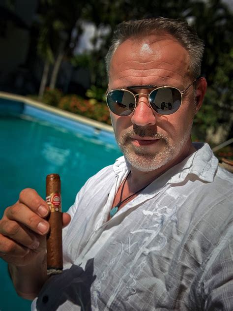 pin by cigar sommelier distributer on maicohiba cigars and more cigar men cigar smoking