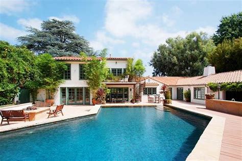 Brad Pitt Puts Malibu Beach House On The Market The San Diego Union