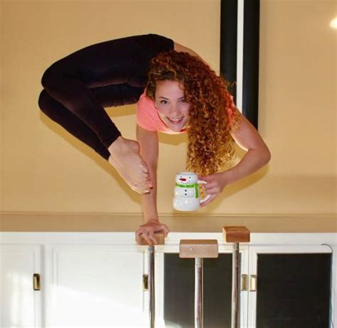 These Amazing Photos Show Why This Teen Is Being Called The Most Flexible Person In The World