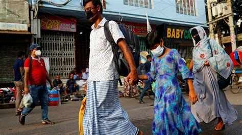 Perro 'practica' parapente al lado de sus dueños y se vuelve viral 23.06.2021 youtube: Bangladés: pandemia fuera de control