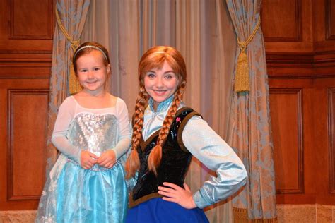Meet And Greet With Anna And Elsa At Princess Fairytale Hall Magic