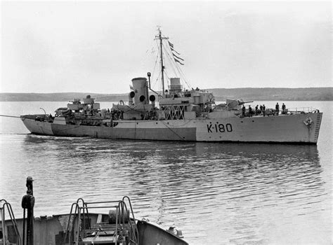 Hmcs Collingwood Was A Flower Class Corvette That Served With The Royal