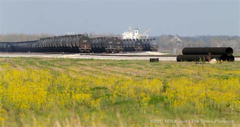With Bayou Bridge Pipeline Louisiana Again Weighs Oil Environment