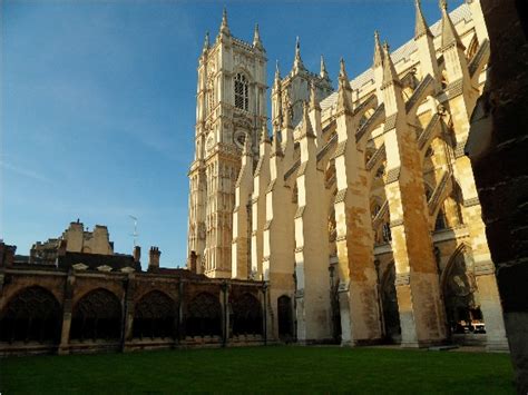 Famous Historic Buildings And Archaeological Sites In England United