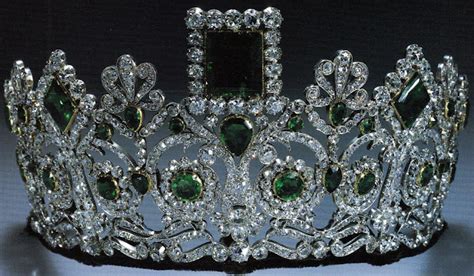 Tiara Mania Duchess Of Leuchtenbergs Emerald Parure Tiara