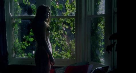 Emily Blunt Natalie Press Nude ฤดรอนแหงความรกของฉน 8 ภาพ GIF