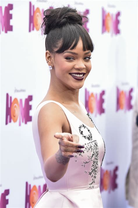 Rihanna Just Started A Very Serious New Brow Trend Hair Dos Hair Hair