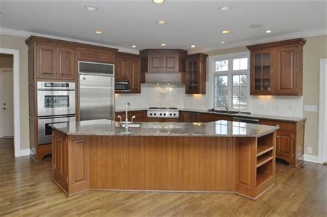 Corner Kitchen With Island And Large Appliances Ubicaciondepersonas