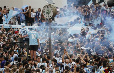 Thousands Flood Buenos Aires Streets As Argentina Reach World Cup Final Reuters