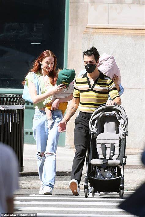Pictured Joe Jonas Ditches Wedding Ring As He S Seen For The First Time With Daughters After