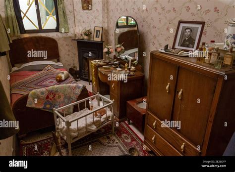 1940s Bedroom Hi Res Stock Photography And Images Alamy