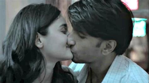 Censor Board Trims Ranveer Singh Alia Bhatts Kissing Scene In Gully