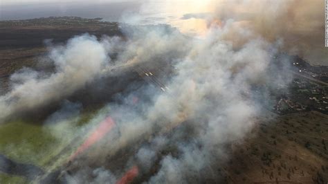 Hawaii Airport And Homes Evacuated As Fast Moving Fire Hits West Maui Cnn