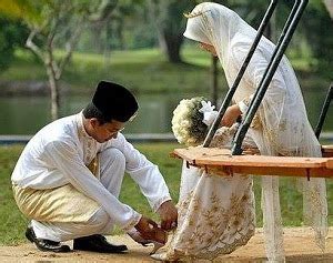 Hak bersama suami istri suami istri, hendaknya saling menumbuhkan suasana mawaddah dan rahmah. ANSWER, Hak dan Kewajiban Pasangan Suami Isteri dalam ...