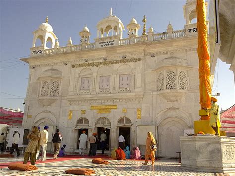 Top Famous And Must Visit Gurdwaras In India