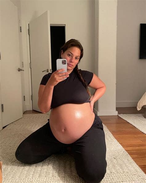 Ashley Graham Poses Completely Naked With Glowing Bump As She Prepares To Give Birth Daily Star