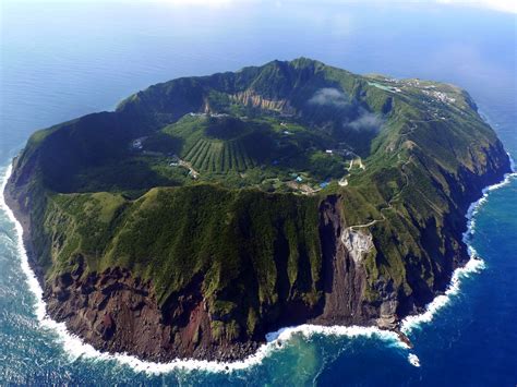Hahaha, we'll get to aogoshima yet! Aogashima - Island in Japan - Thousand Wonders
