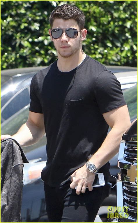 Nick Jonas Shows Off His Buff Arms In Hollywood Photo 3934167 Nick