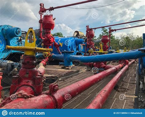 Indonesia July2022 Oil Drilling Mud Pumps With Pipes And Valves