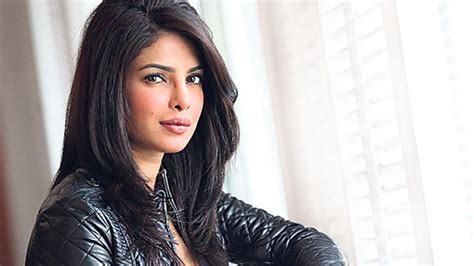 Priyanka Chopra Developing Comedy Series About Bollywood Star At Abc Exclusive