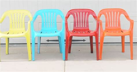 Bring New Life To Your Old Plastic Chairs With Krylon