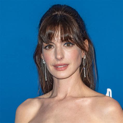 Fans Think Anne Hathaway Looks So Thin After Her Latest Red Carpet