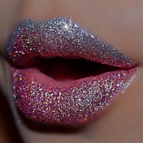 Pin By Sami Haley On ♥ℓєтz ℳąƙℰʊ℘ ♥ Sparkle Lips Glitter Lips Lip Art