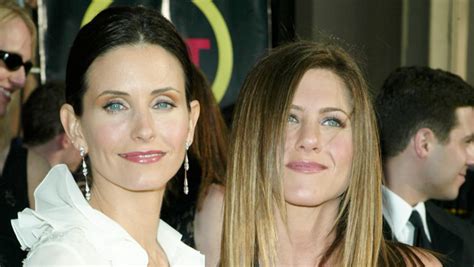 Courteney Cox Is Jennifer Anistons Twin In Look Alike Birthday Selfie