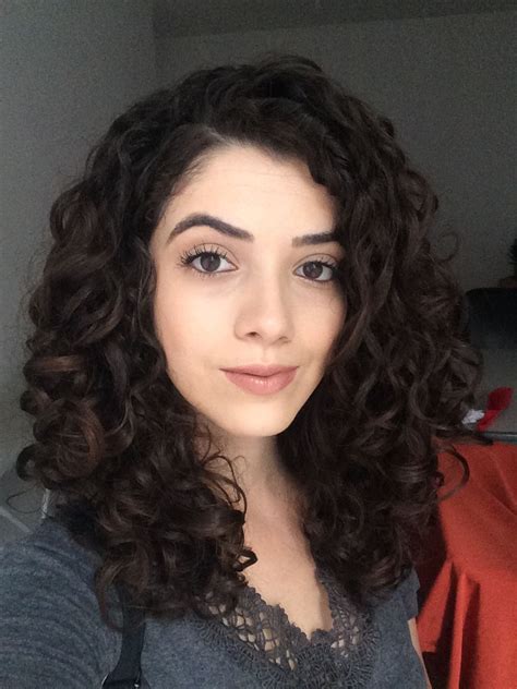 love her hair and complexion haircuts for curly hair curly hair inspiration curly hair styles