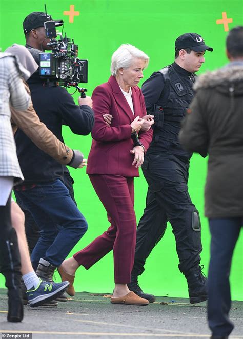 Emma Thompson Is Handcuffed And Led Away By Cops During Filming For Tv Show Daily Mail Online