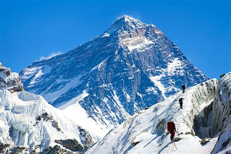 Mount Everest Biggest Ever Spring Clean Underway
