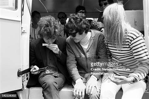 Bob Dylan Newport 1965 Photos And Premium High Res Pictures Getty Images